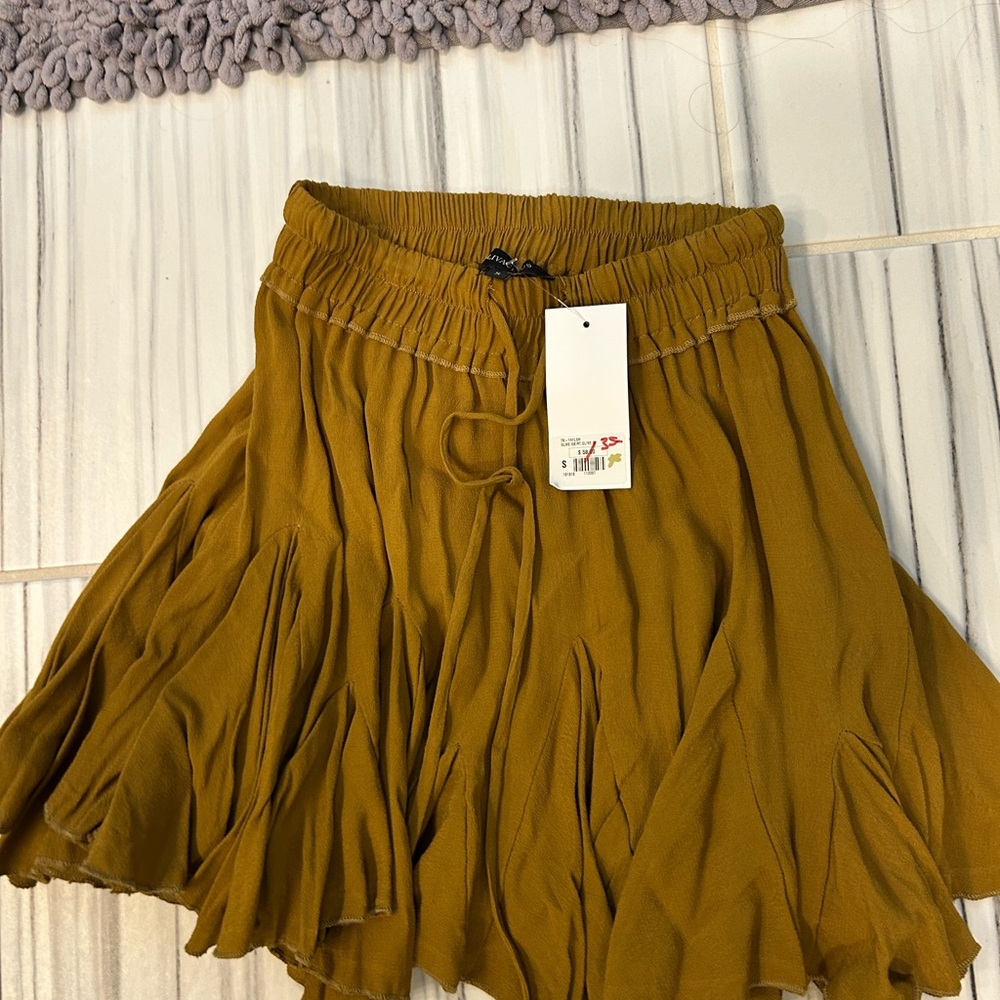 NWT Olivaceous Mustard Yellow Skirt